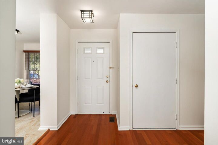 Property Photo:  7 Benjamin Rush Lane  NJ 08540 