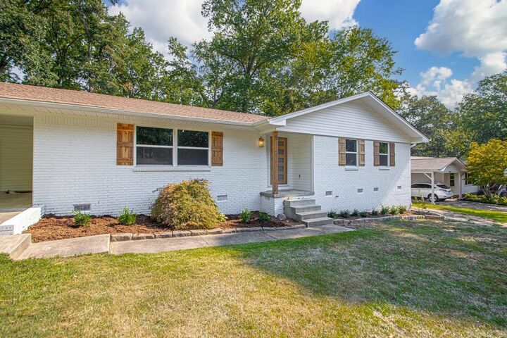 Property Photo:  2002 Lynnwood Drive  AR 72015 