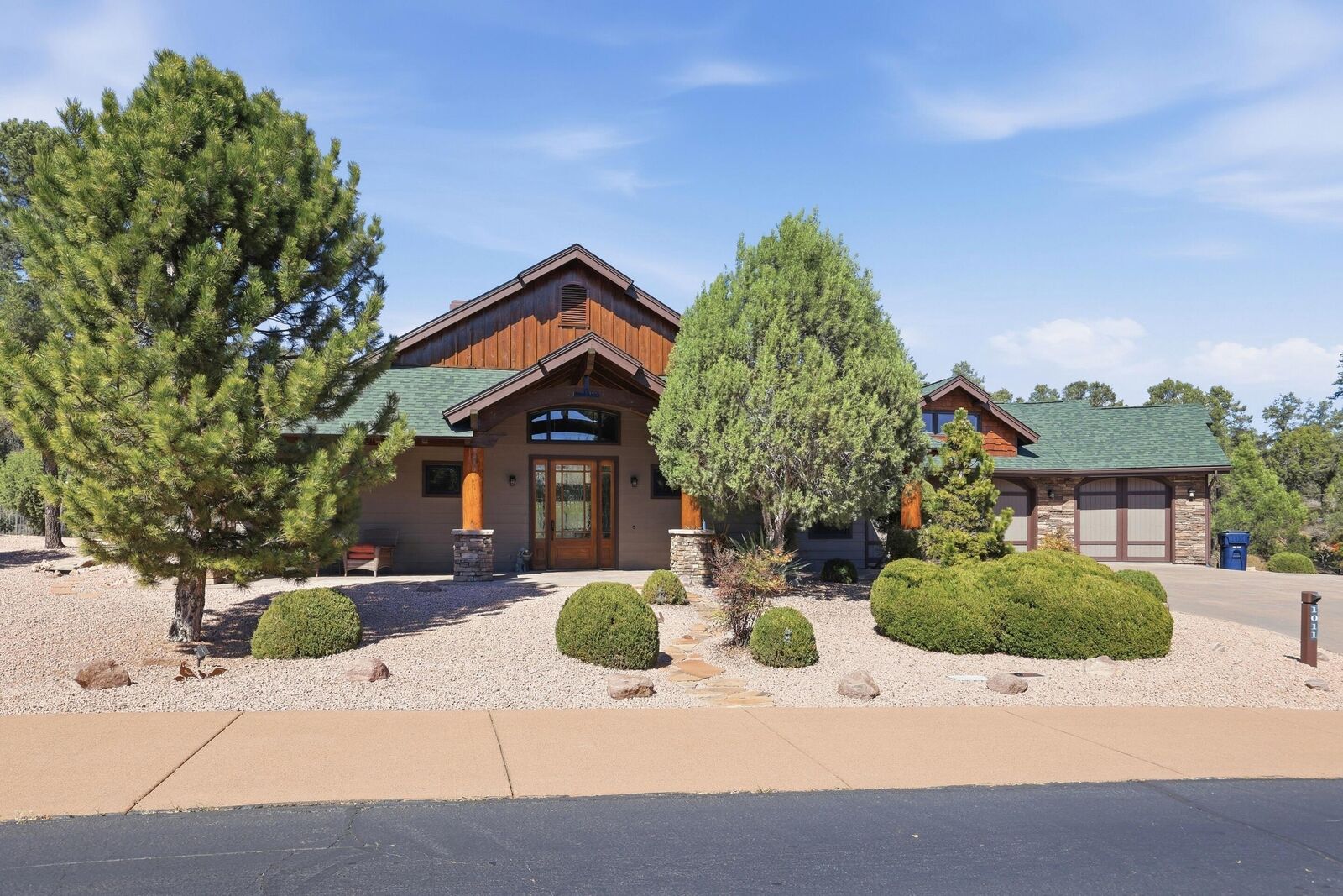 Property Photo:  1011 N Scenic Drive  AZ 85541 