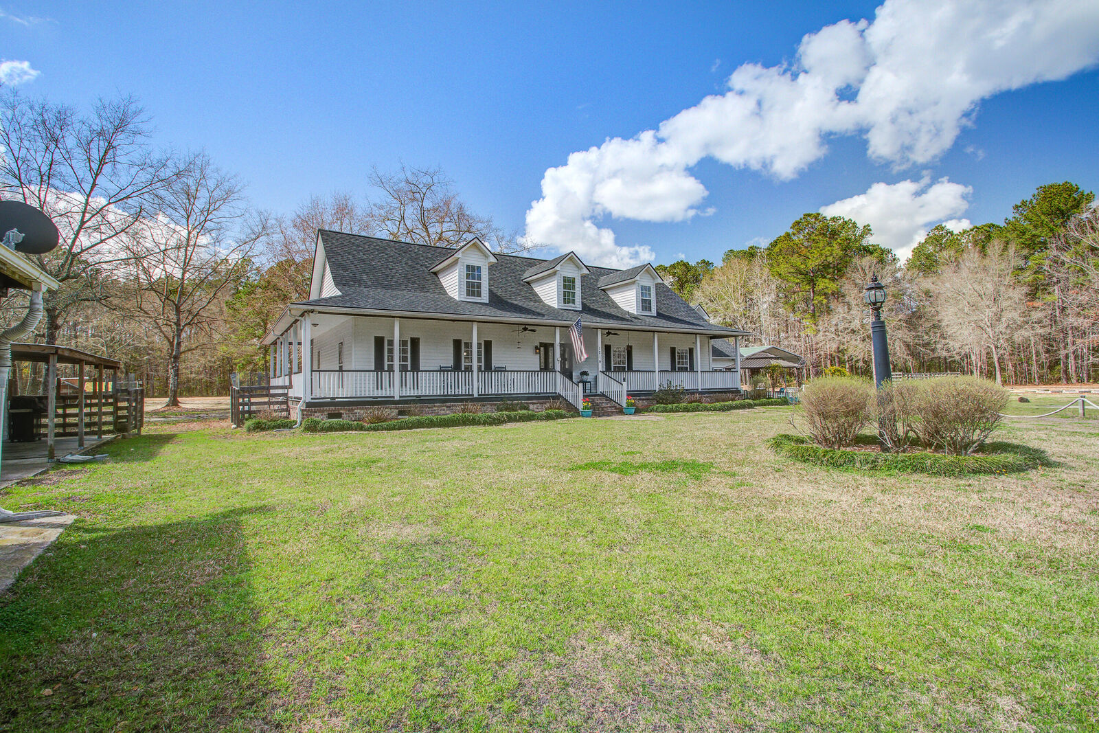Property Photo:  1214 Dehayville Drive  SC 29469 