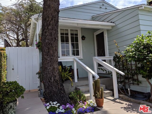 Property Photo:  1610 Glendon Ave  CA 90024 