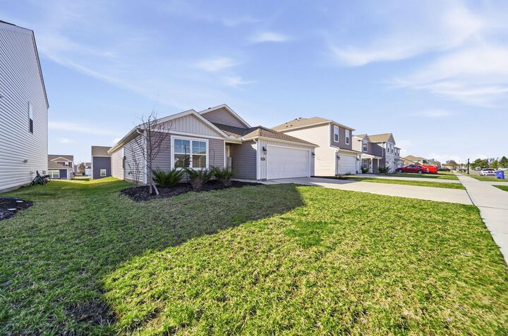 Property Photo: 3057 Lamptonridge Drive OH 43232