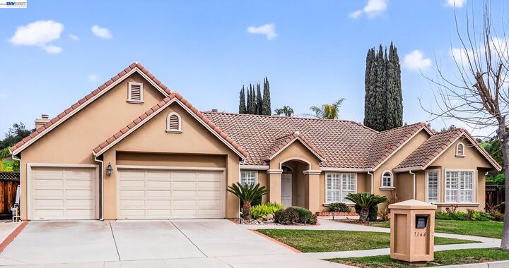Property Photo:  2166 Shadow Ridge Way  CA 95138 