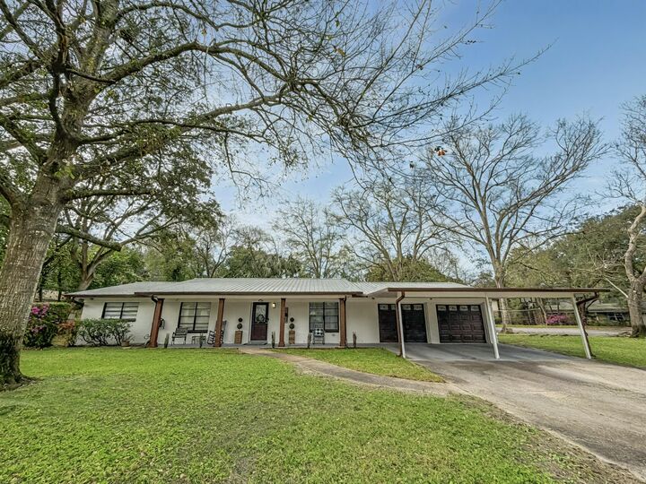 Property Photo:  706 Bradford Drive  FL 32547 