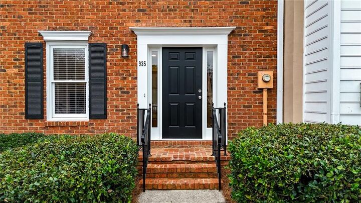 Property Photo:  935 Lenox Hill Court NE  GA 30324 