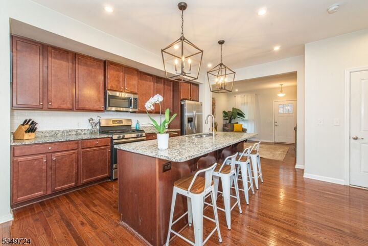 Property Photo:  18 Trailwood Dr  NJ 07856 