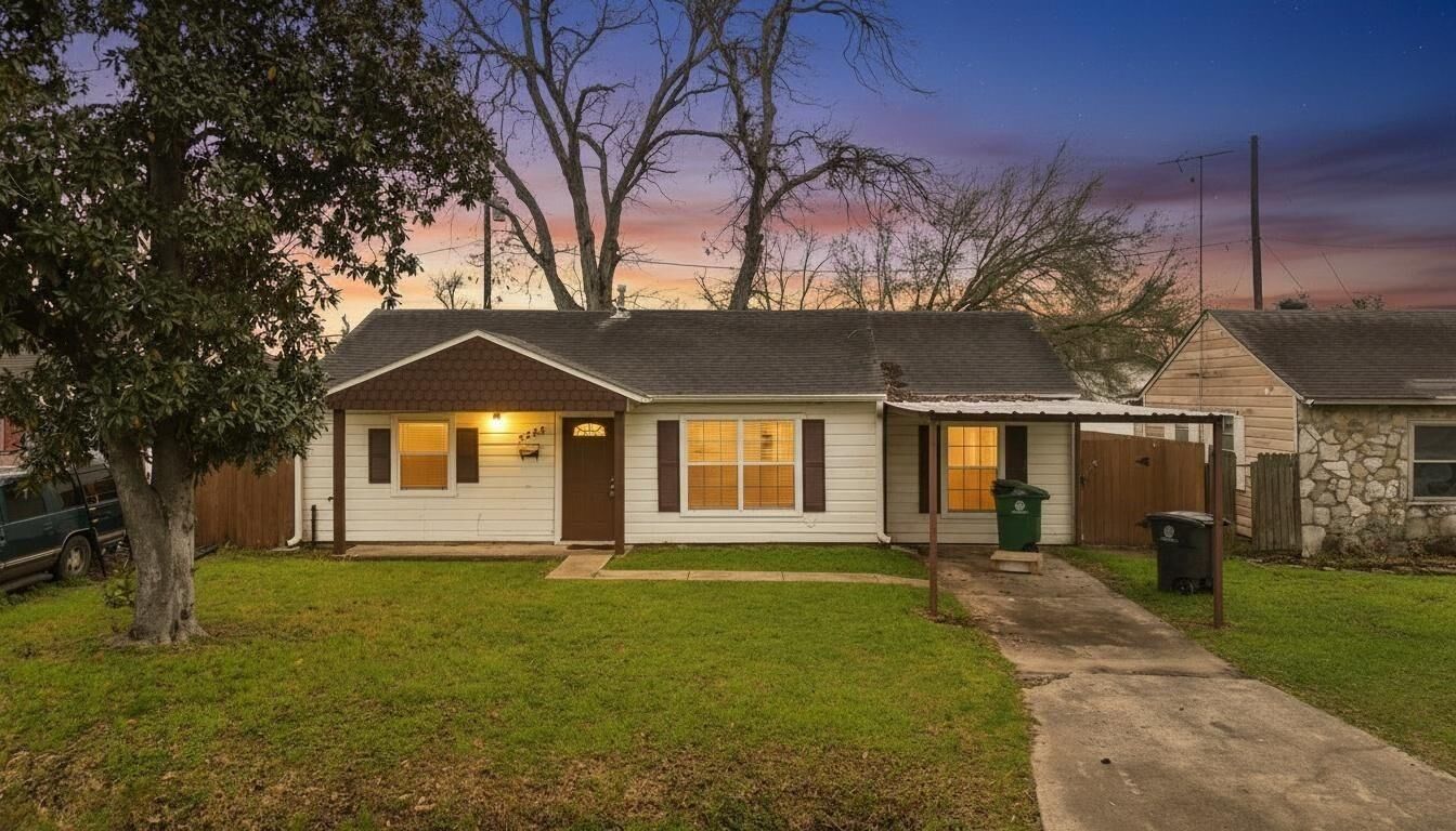 Property Photo:  3325 McCrarey Drive  TX 77088 