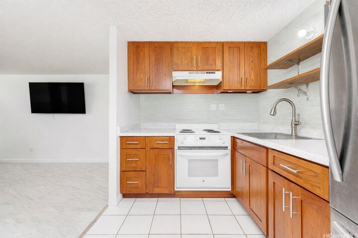 Property Photo: 440 Lewers Street 402 HI 96815