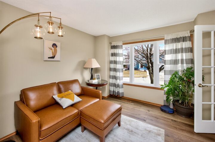 Property Photo: 6837 Mill Pond Drive IA 50322