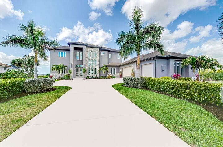 Property Photo: 3051 Rivershore Lane FL 33953