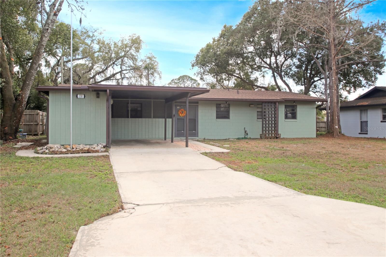 Property Photo: 130 Lombardy Road FL 32708