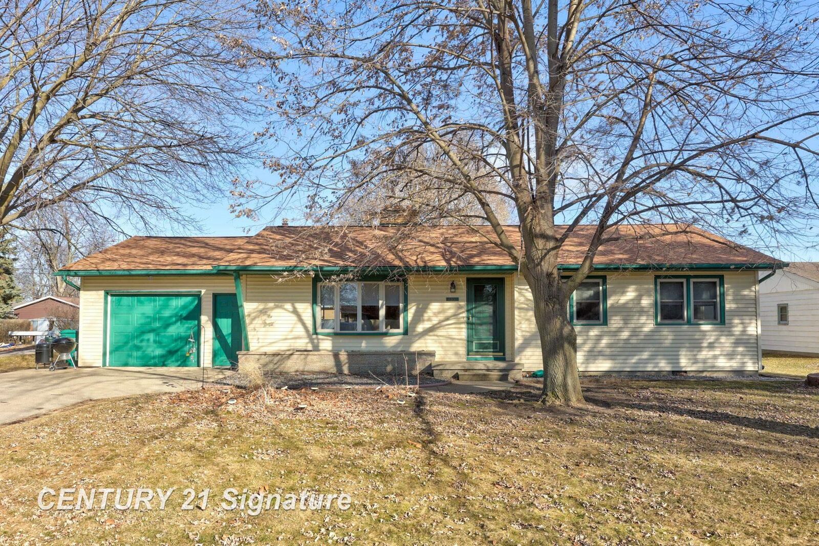 Property Photo:  4551 Westfield Court  MI 48706 