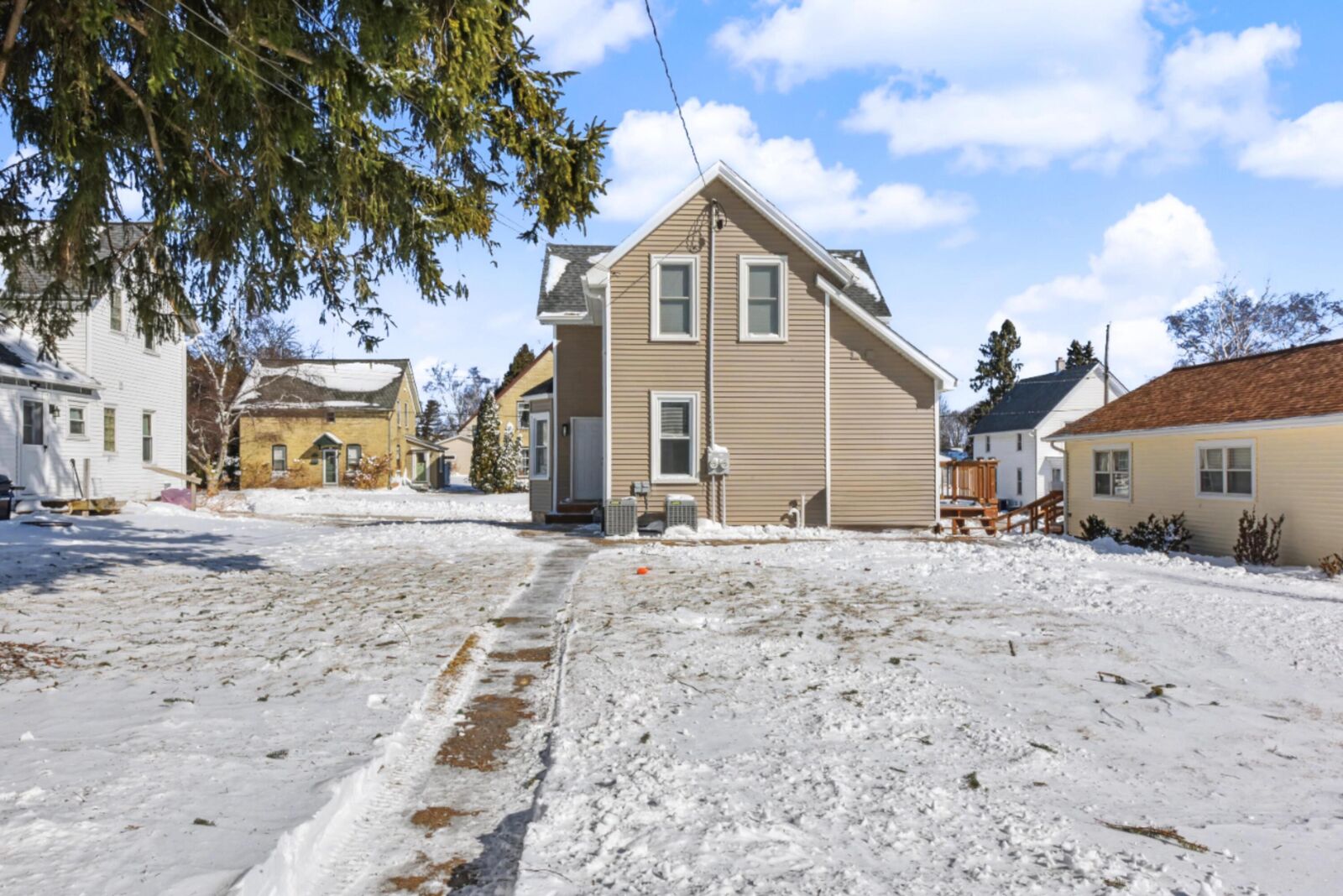 Property Photo:  123 E Cleveland St 125  WI 53074 