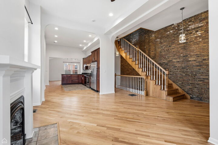 Property Photo:  2058 W Washington Boulevard  IL 60612 