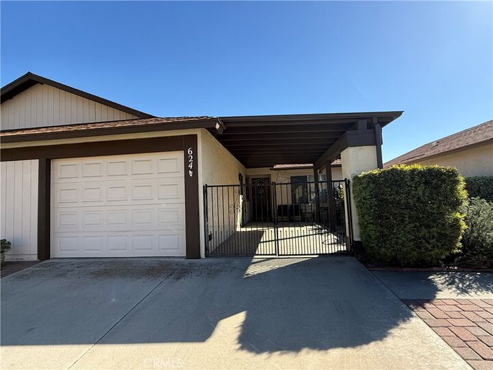 Property Photo: 624 W Villa Chaparral CA 92583
