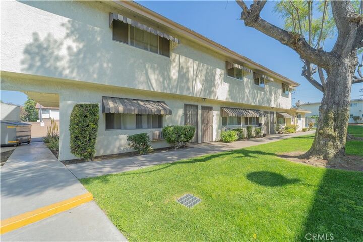 Property Photo:  5593 Pioneer Boulevard 18  CA 90601 