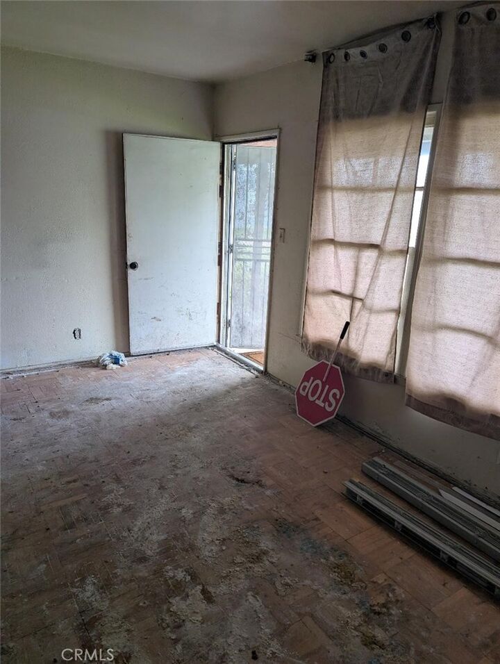 Property Photo:  2430 W Bennett  CA 90220 