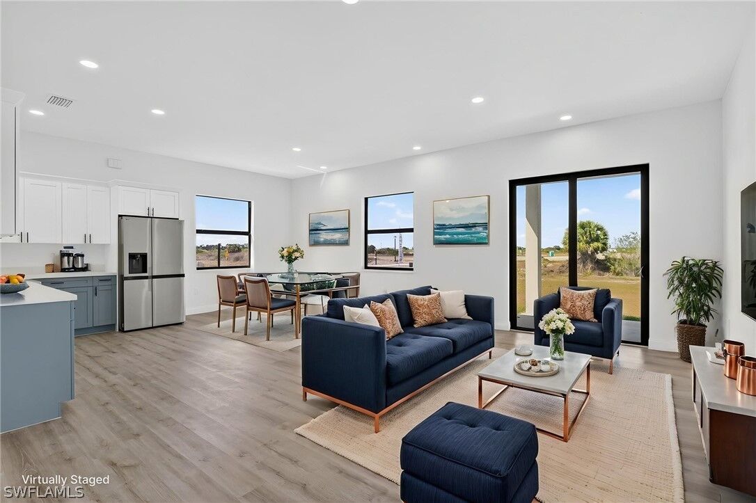 Property Photo:  633 Cane Street E  FL 33974 