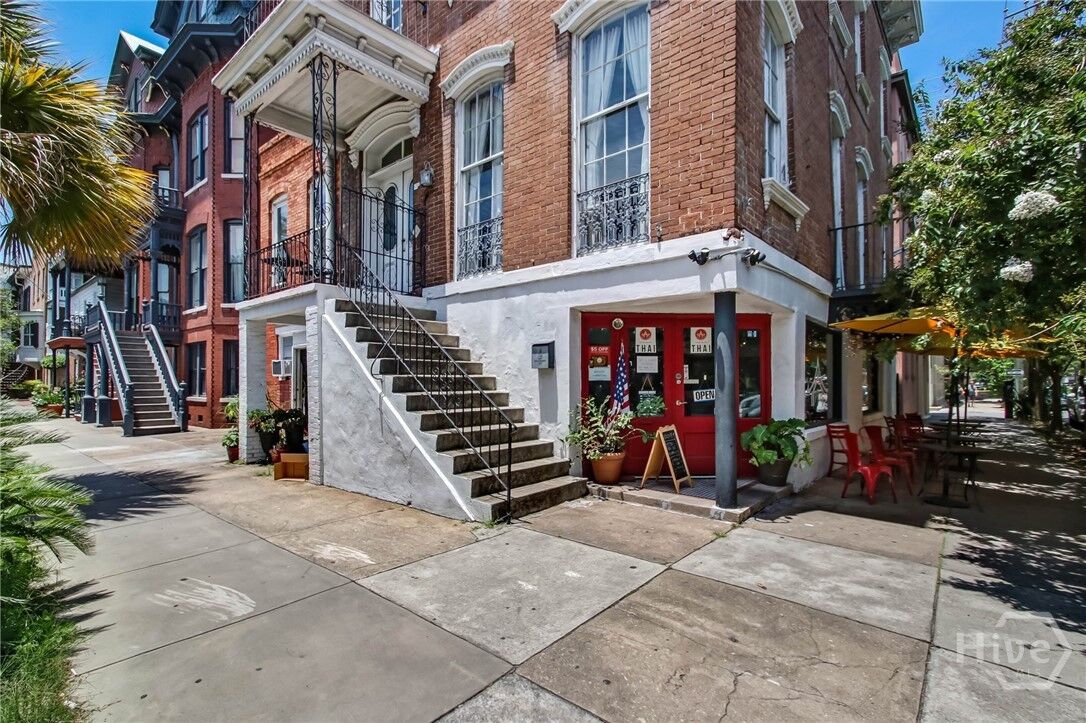 Property Photo:  132 E Oglethorpe Avenue  GA 31401 