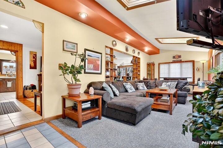 Property Photo:  21 Ulster Street  NJ 07480 