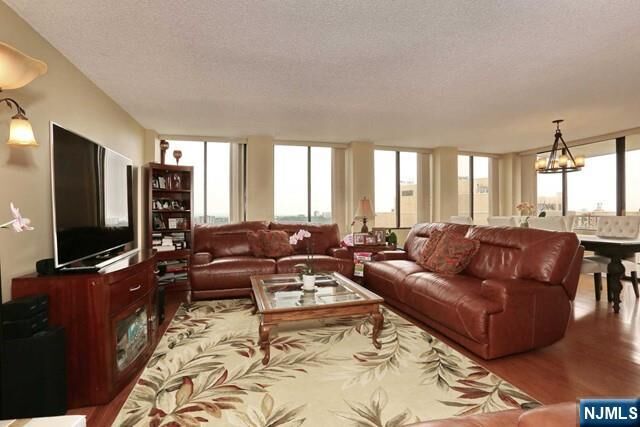 Property Photo:  300 Winston 2604  NJ 07010 