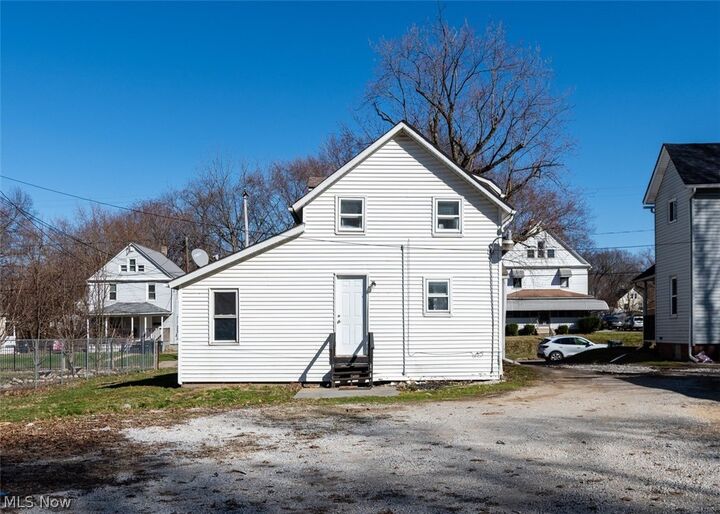 Property Photo:  678-682 Sumner  OH 44311 