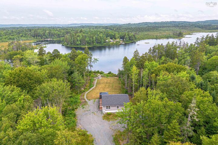 Photo de la propriété: 195 Middle Lake South Road NS B0N 2T0