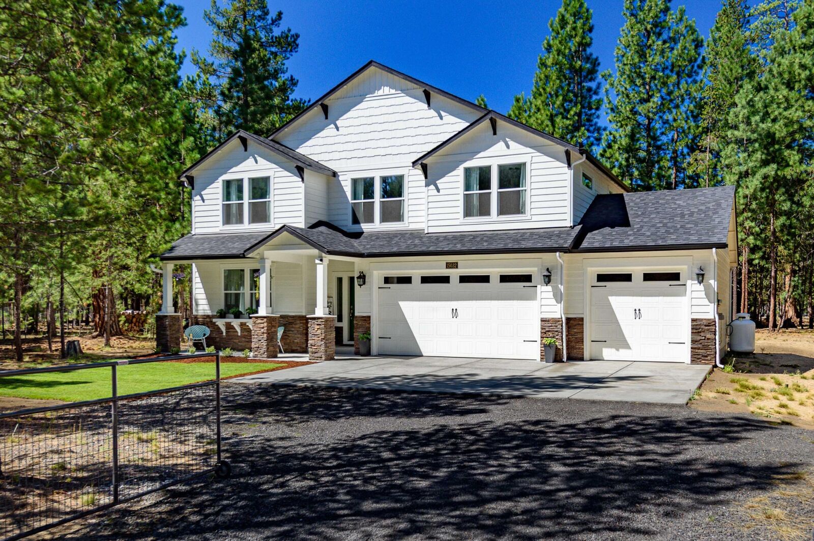 Property Photo:  15032 Green Heart  OR 97739 