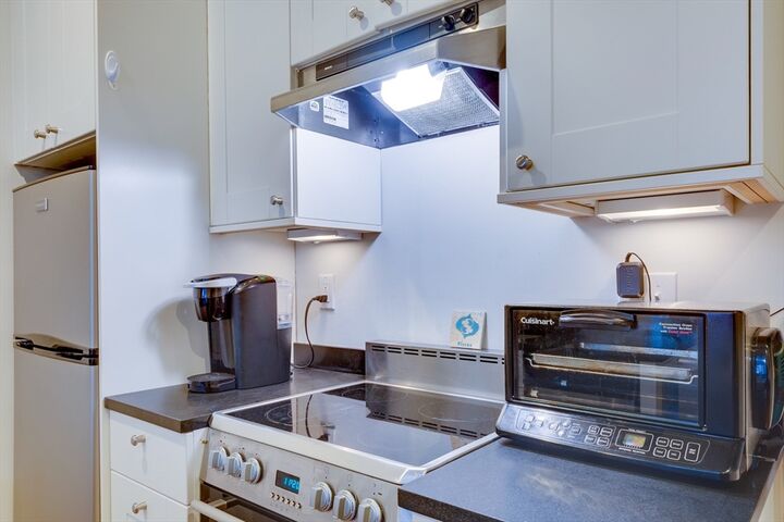 Property Photo:  652 Massachusetts Ave 2  MA 02118 