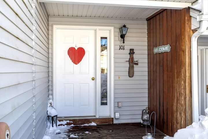 Property Photo:  101 Bridle Cross Rd 101  MA 01420 