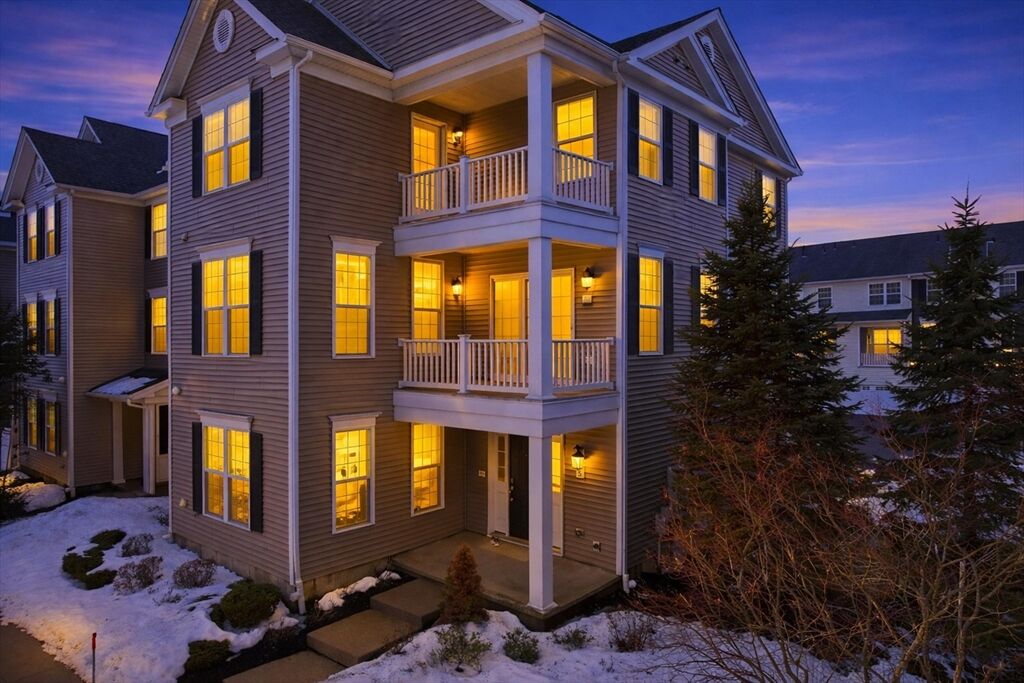 Property Photo:  5 Moses Wheelock 5  MA 01581 