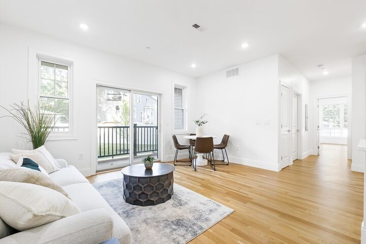 Property Photo: 272 Lincoln St 102 MA 01752