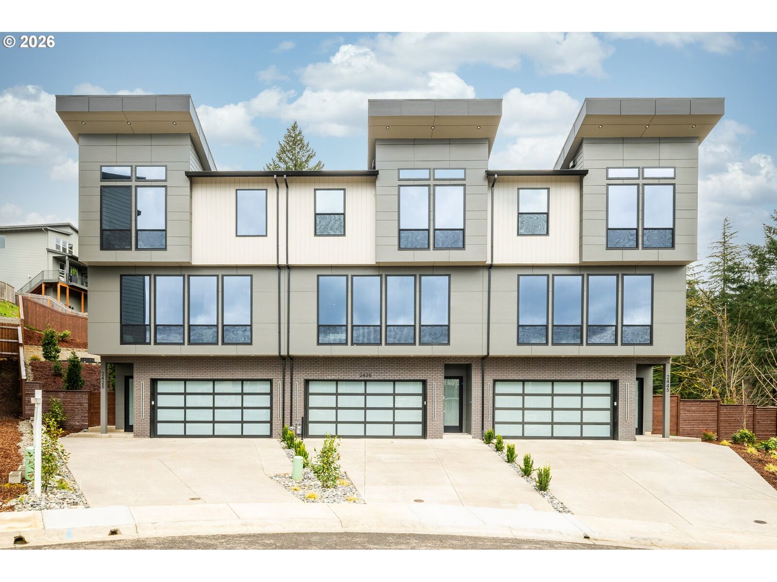 Property Photo:  2435 N R St  WA 98671 