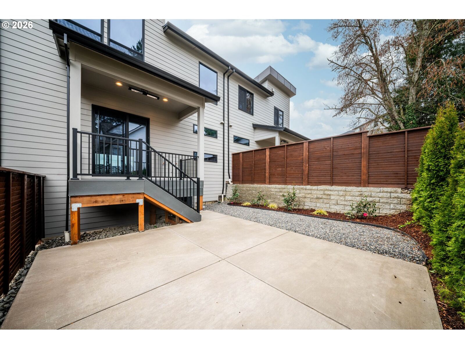Property Photo: 2435 N R St WA 98671