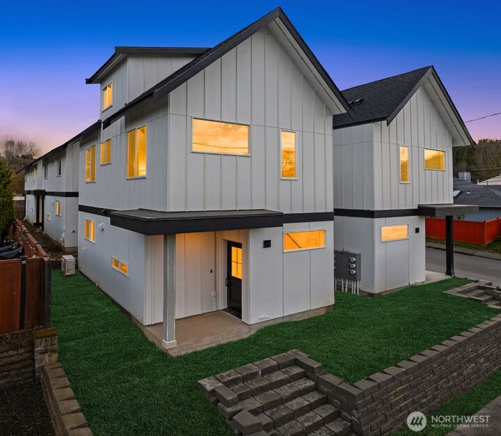 Property Photo:  503 S Henderson Street  WA 98108 