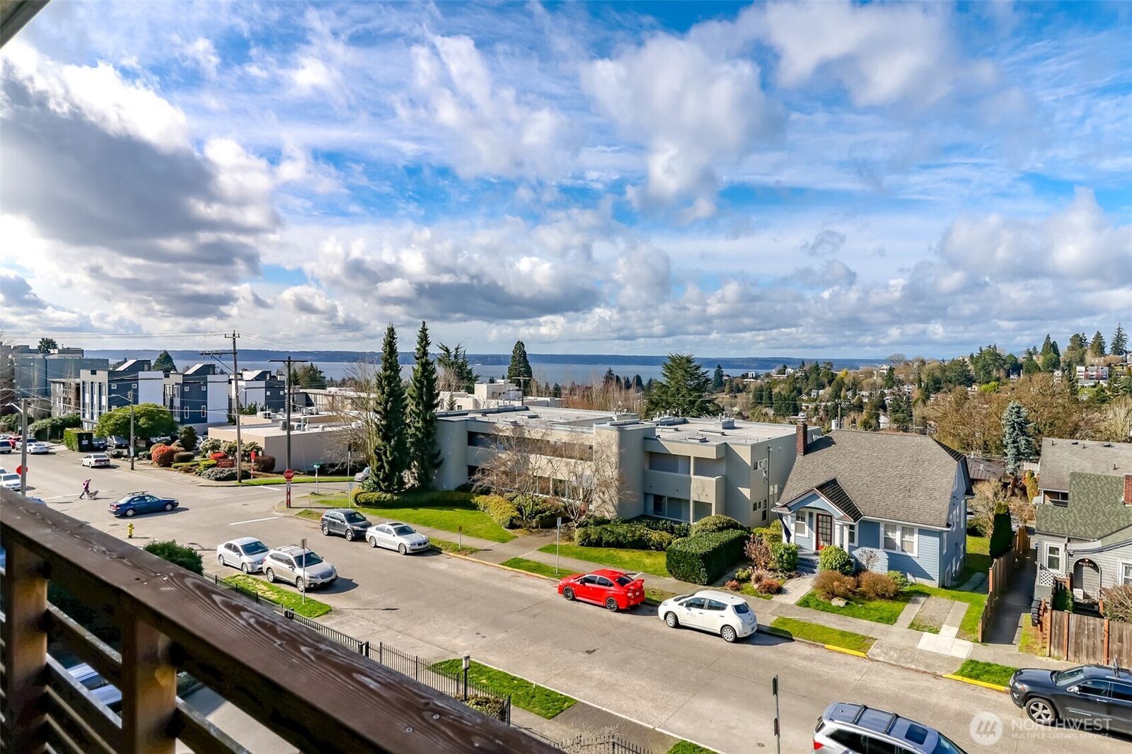 Property Photo: 4444 44th Avenue SW 405 WA 98116