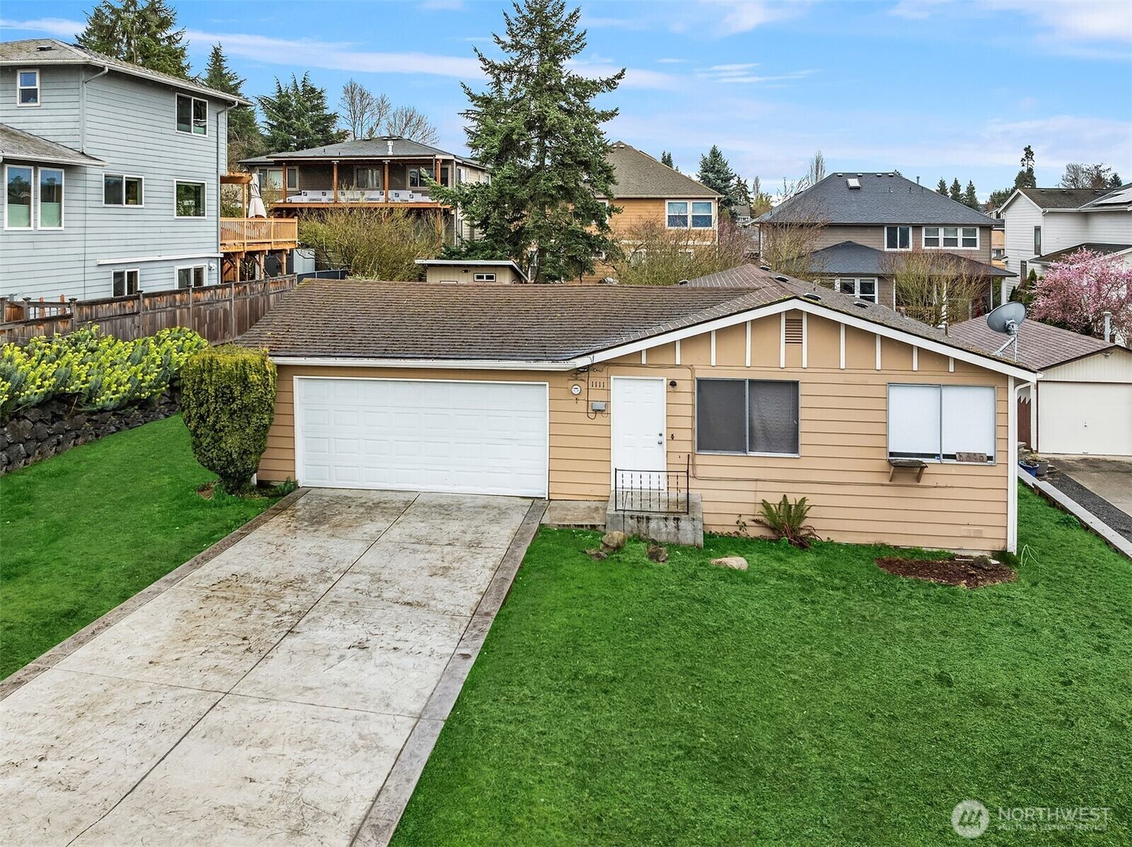 Property Photo:  1111 N 33rd Street  WA 98056 