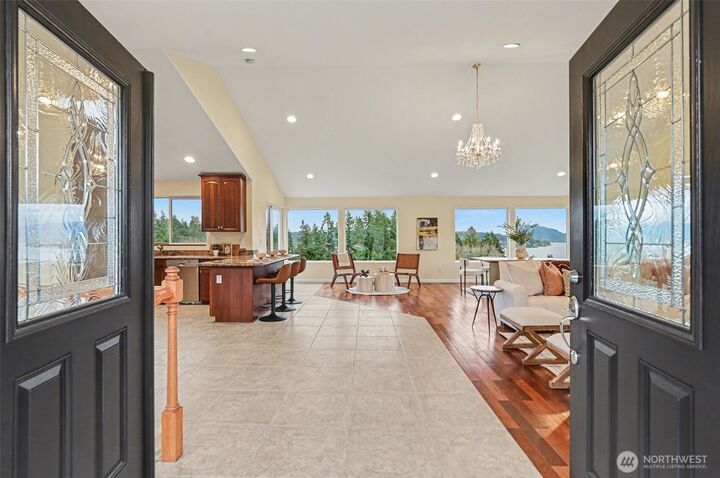 Property Photo:  532  172 Nd Place NE  WA 98008 