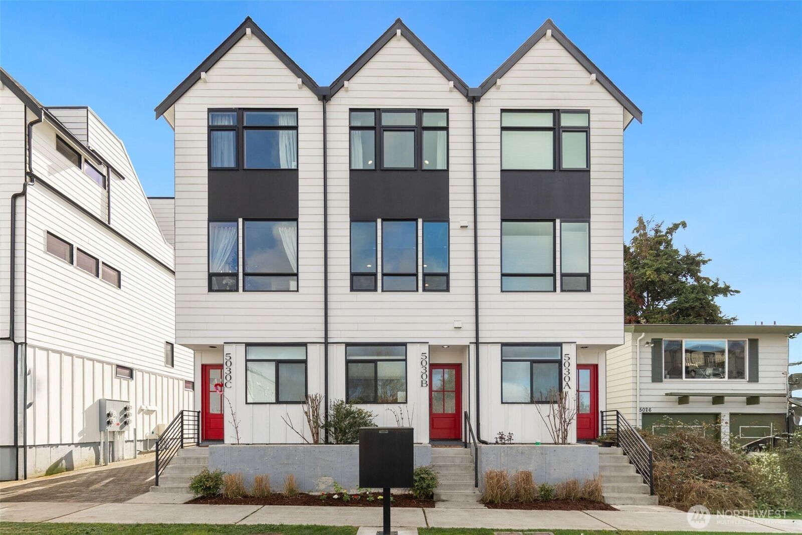 Property Photo: 5030 Sand Point Place NE B WA 98105