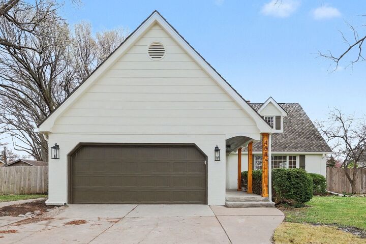 Property Photo:  408 N Saint James St  KS 67206 