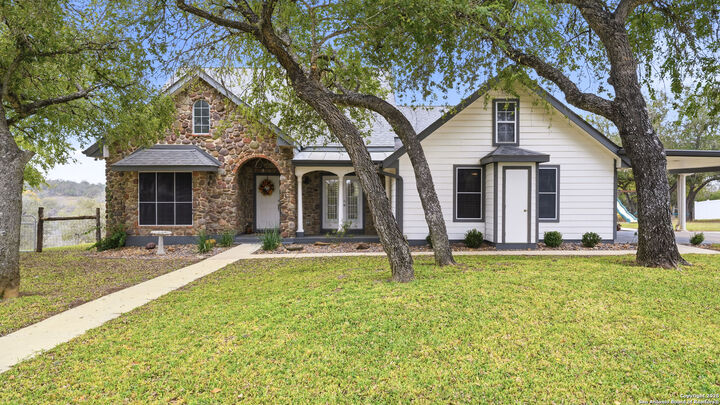 Property Photo:  226 Broken Arrow  TX 78114 
