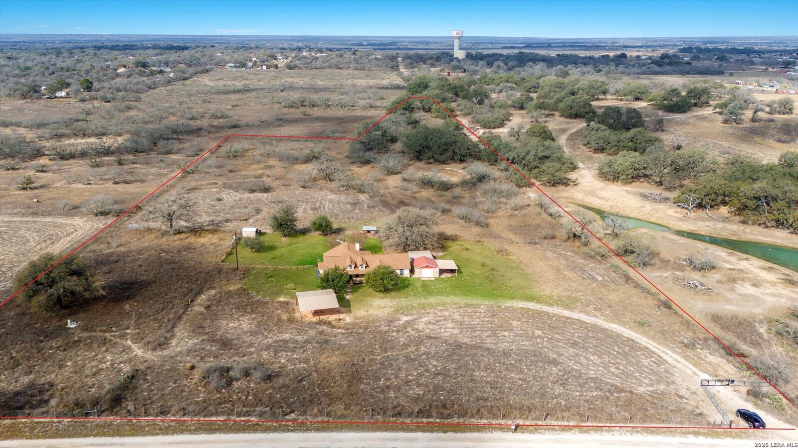 Property Photo:  370 Alberts Ln  TX 78069 
