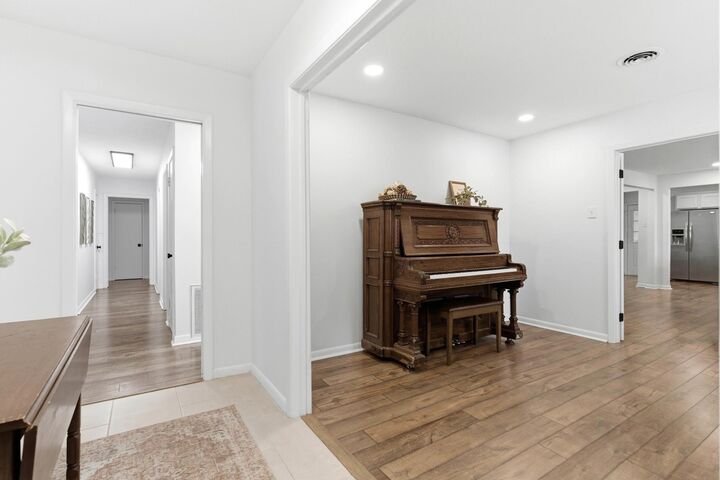 Property Photo: 770 Belvedere St TX 77706