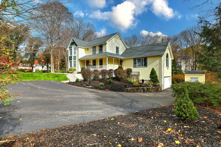 Property Photo: 920 Green Circle CT 06477