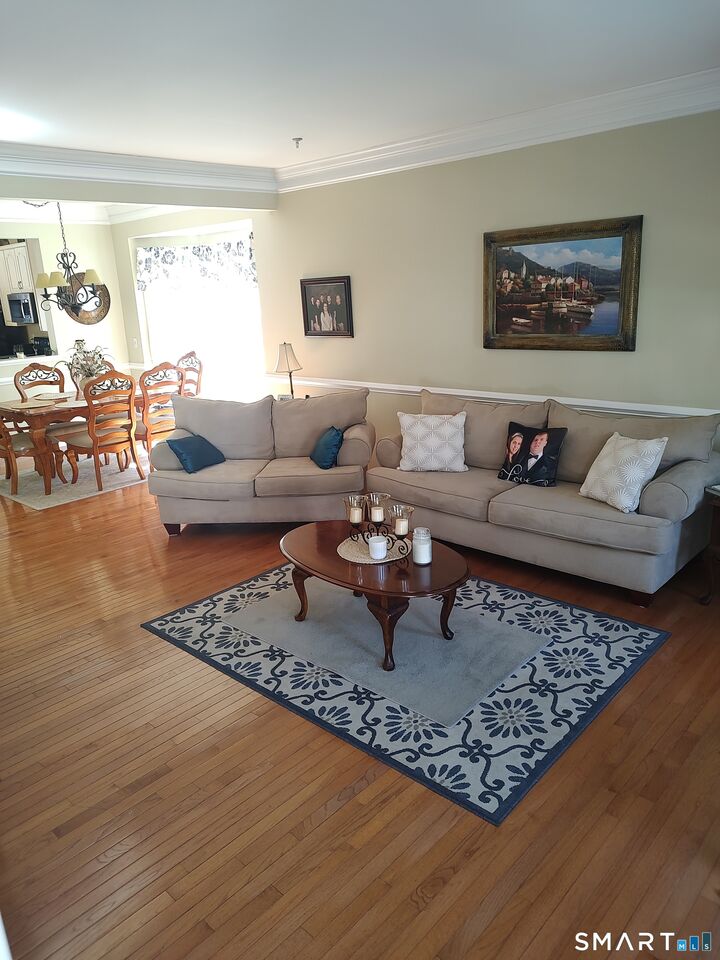 Property Photo: 16 Fieldstone Court 16 CT 06473