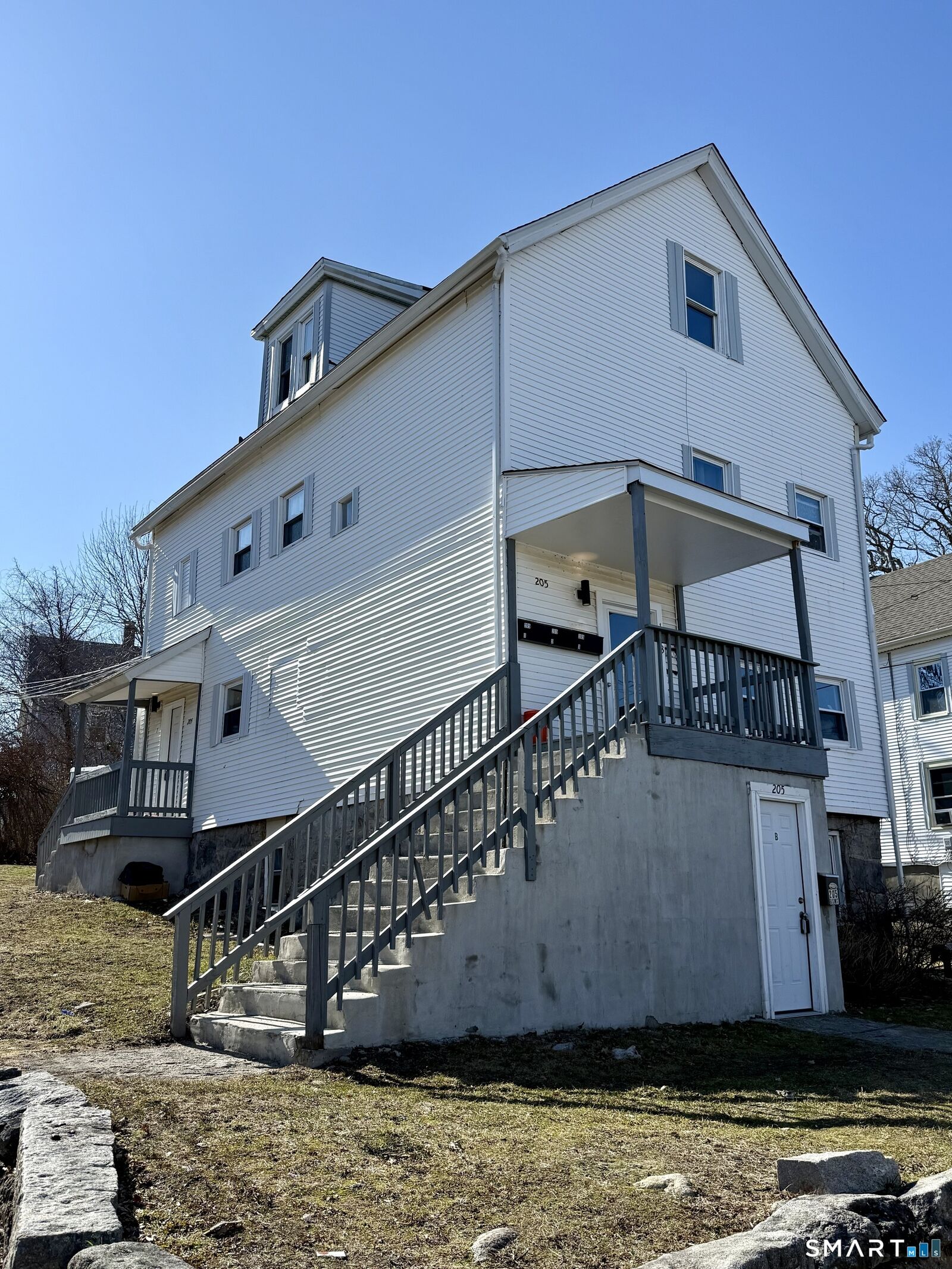 Property Photo:  205 Shaw Street 3  CT 06320 