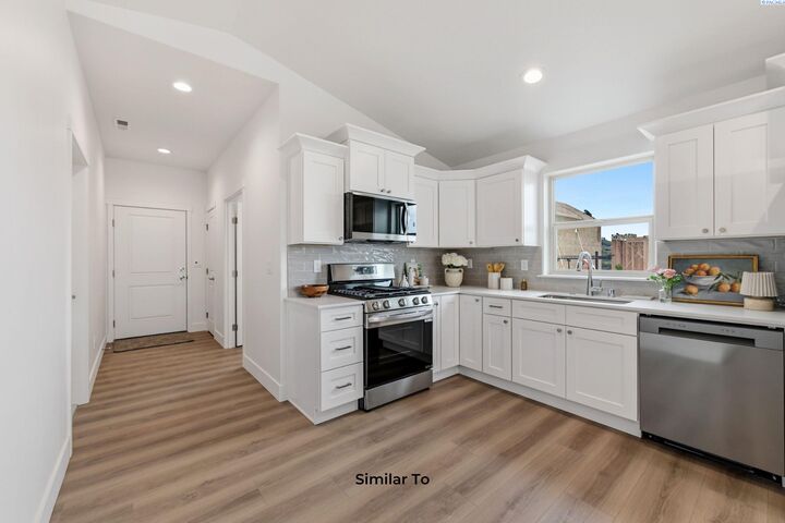 Property Photo:  254 N Dewberry Pl  WA 99336 