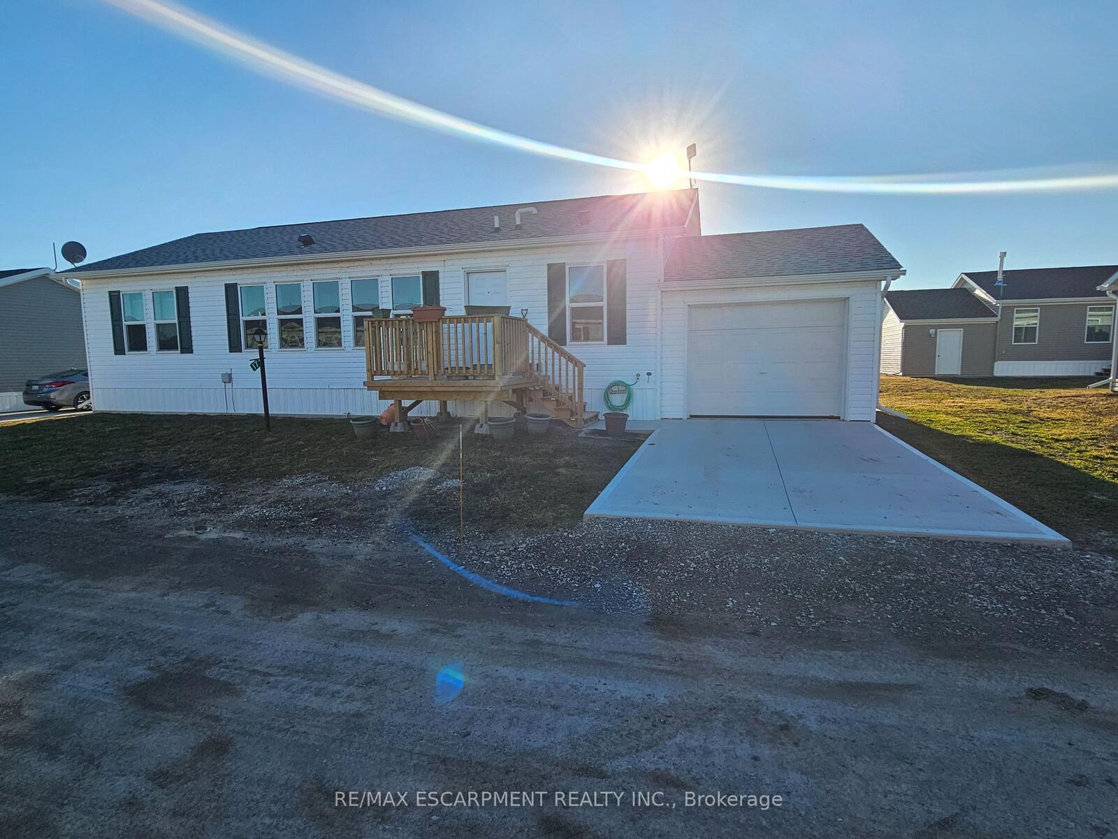 Property Photo: 17 Bent Willow Court ON N0A 1L0