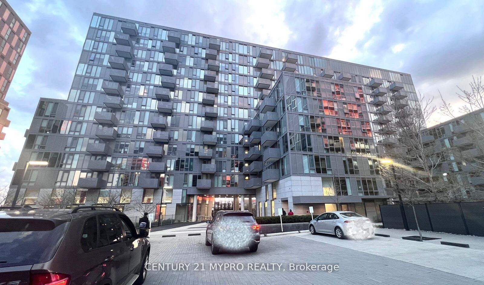 Property Photo:  38 Monte Kwinter Court 1409  ON M3H 0E2 