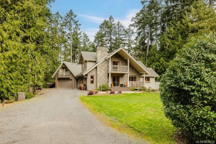 Photo de la propriété: 812 Woodcreek Dr BC V8L 5K4